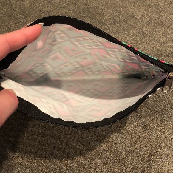 💼Cosmetic bag💼 - Picture 2 of 2